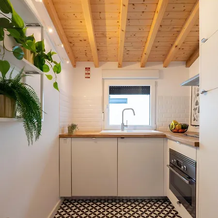Modern & Stylish With Terrace By Hostwise *