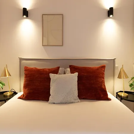 Modern & Stylish With Terrace By Hostwise Apartment *