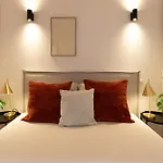 Modern & Stylish With Terrace By Hostwise Apartman *