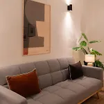 Apartman Modern & Stylish With Terrace By Hostwise