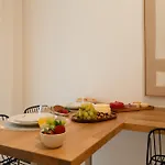 Modern & Stylish With Terrace By Hostwise *