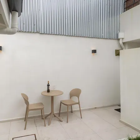 Modern & Stylish With Terrace By Hostwise
