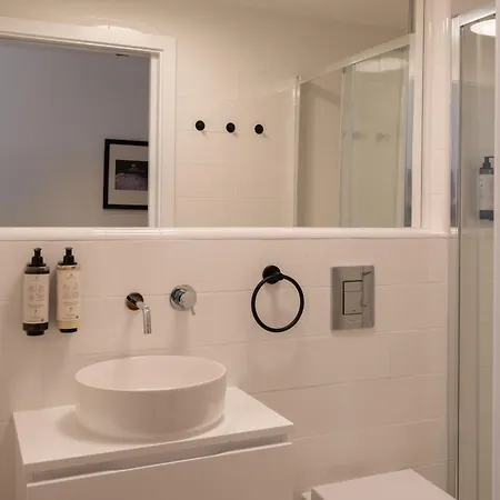 Modern & Stylish With Terrace By Hostwise Oporto