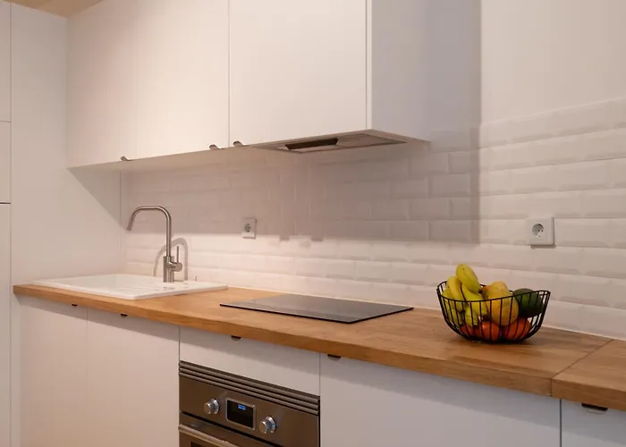 Modern & Stylish With Terrace By Hostwise *