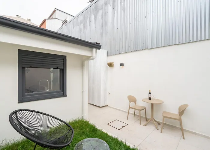 Modern & Stylish With Terrace By Hostwise Oporto