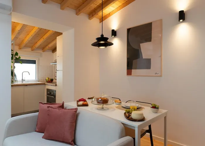 Modern & Stylish With Terrace By Hostwise