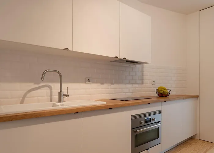 Modern & Stylish With Terrace By Hostwise דירה *