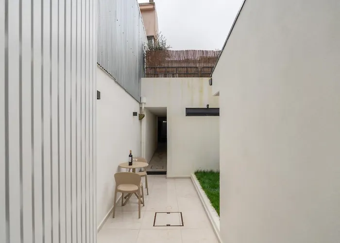 Modern & Stylish With Terrace By Hostwise *