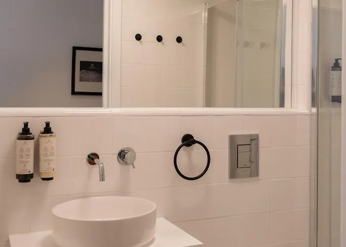 Modern & Stylish With Terrace By Hostwise Oporto