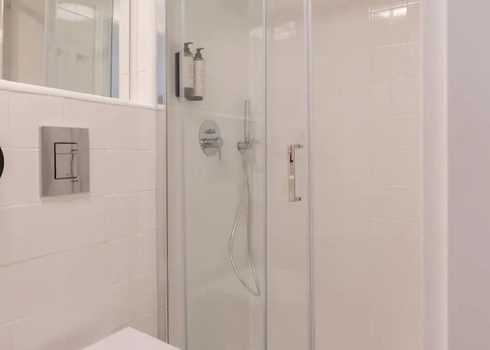 Modern & Stylish With Terrace By Hostwise Oporto