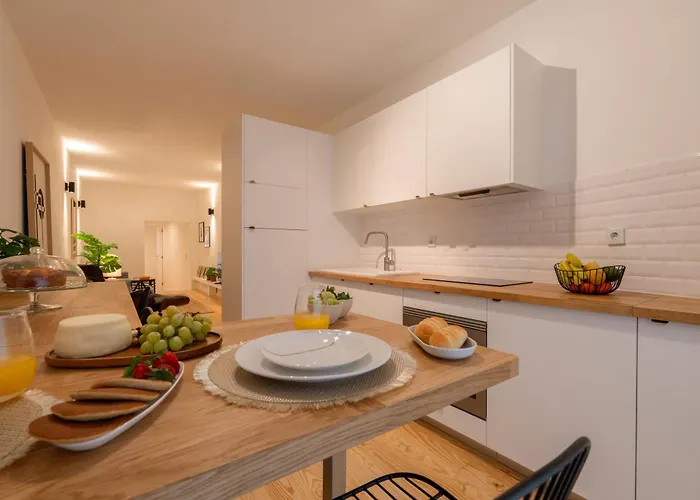 Modern & Stylish With Terrace By Hostwise