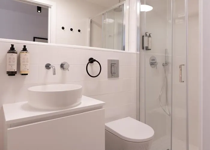 Modern & Stylish With Terrace By Hostwise * Oporto