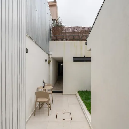 Modern & Stylish With Terrace By Hostwise *