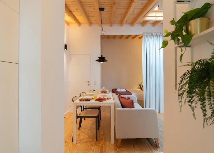 Modern & Stylish With Terrace By Hostwise Apartment *